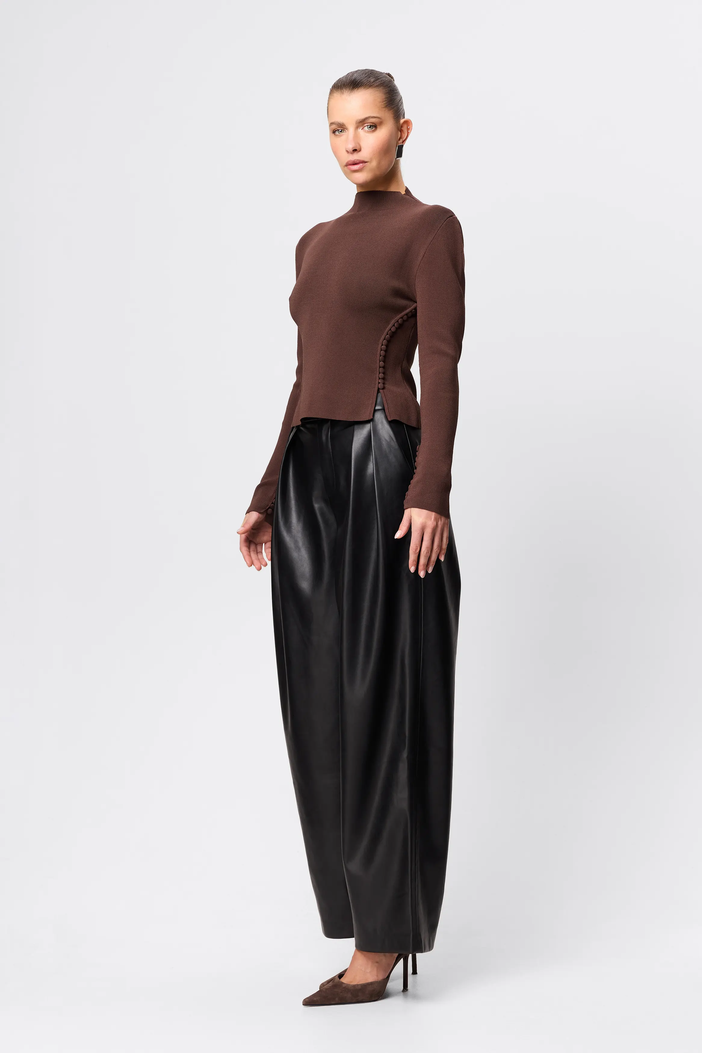 Fairfax Pleated Wide Leg Trouser - Image 4