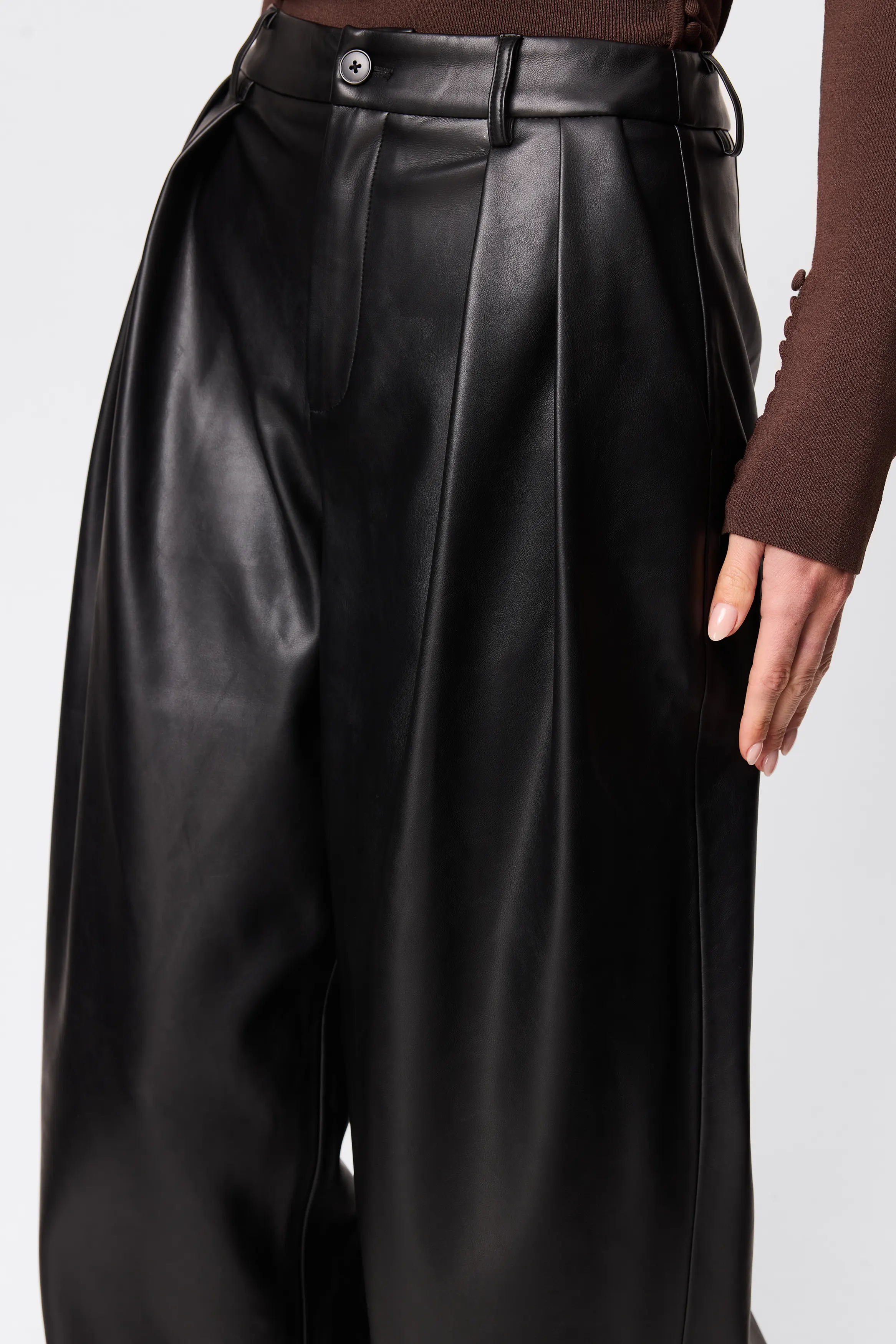 Fairfax Pleated Wide Leg Trouser - Image 5