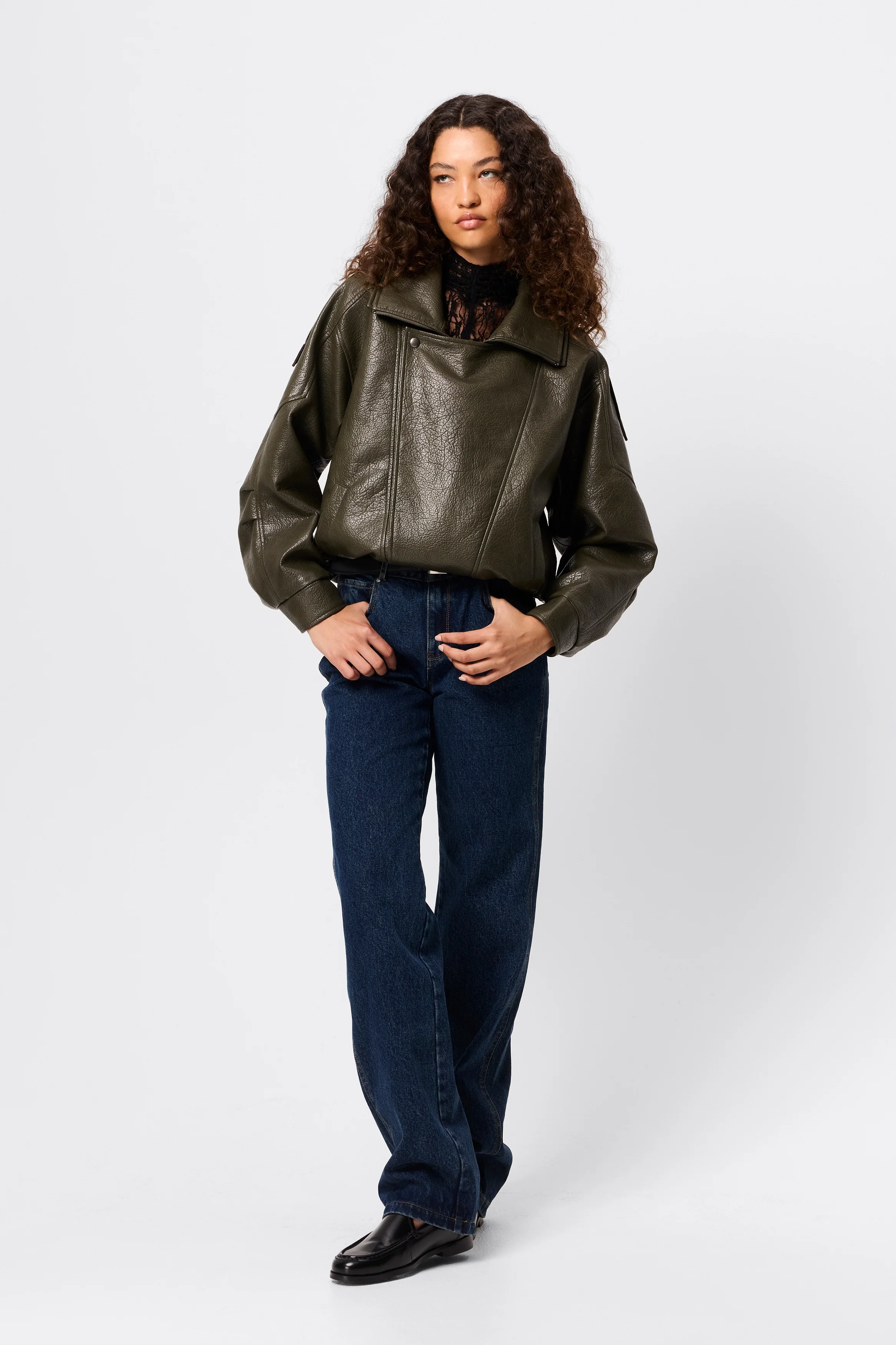 Saxon Oversized Bomber - Image 5