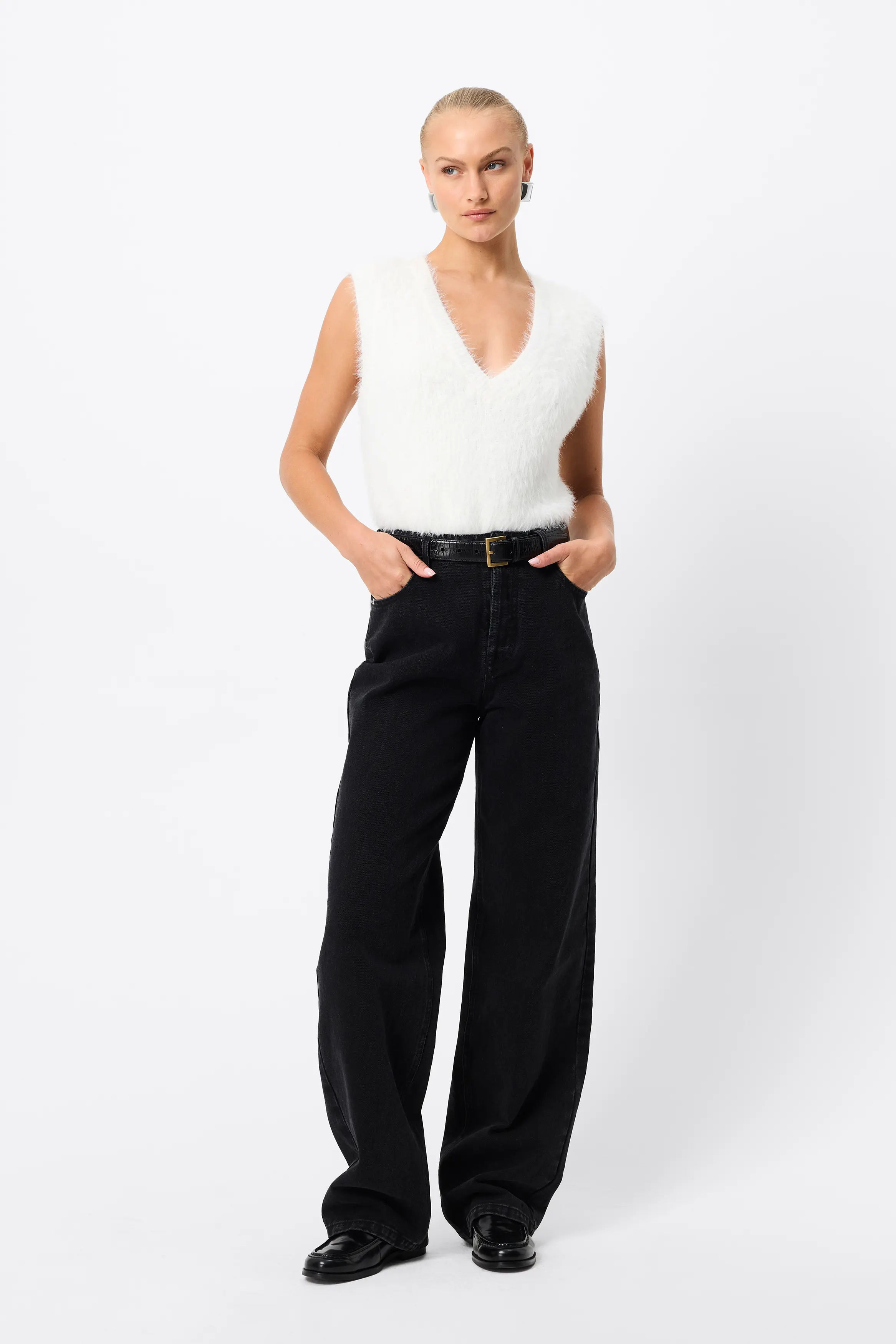 Scholar Vest - Image 6